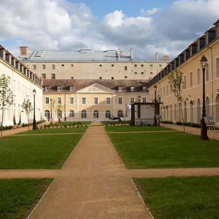 Services Seniors Les Essentielles