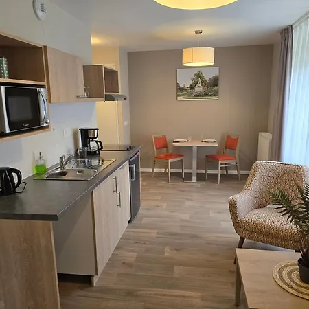 Services Seniors Les Essentielles *