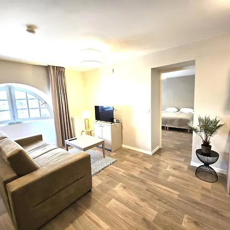 Services Seniors Les Essentielles Compiègne