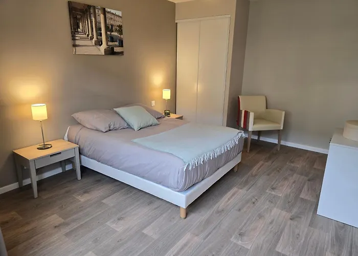 Appartement Services Seniors Les Essentielles Compiègne